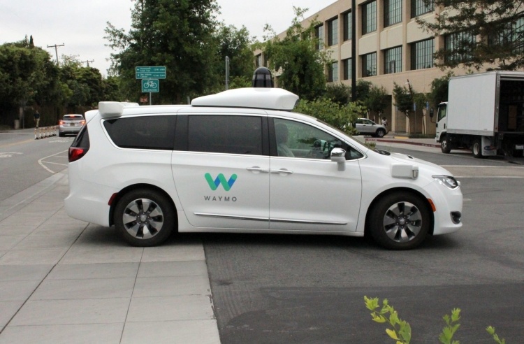 Waymo использует эволюционную конкуренцию для совершенствования самоуправляемых автомобилей