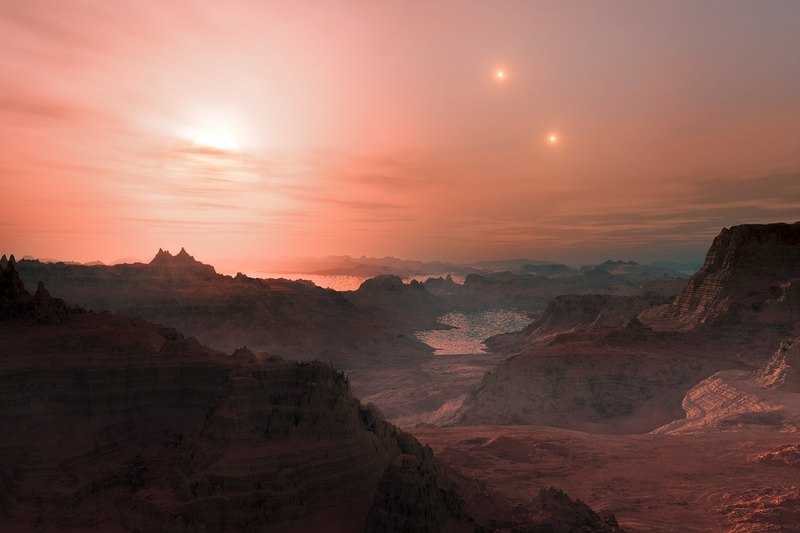 Найдена каменистая планета с тремя красными солнцами
