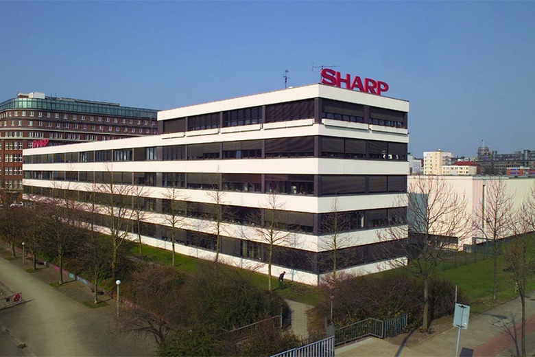 Sharp уходит с рынка панелей OLED для смартфонов - 1