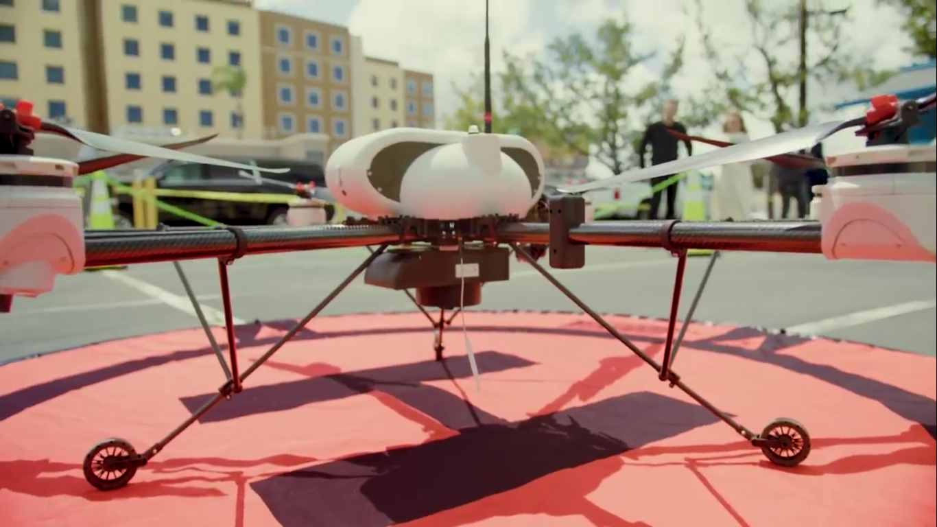 Uber Eats испытала процедуру доставки еды дроном в городе - 5