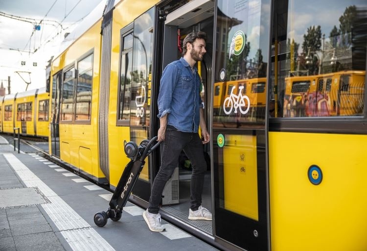 Audi представила электрический самокат e-Tron Scooter с запасом хода в 20 км