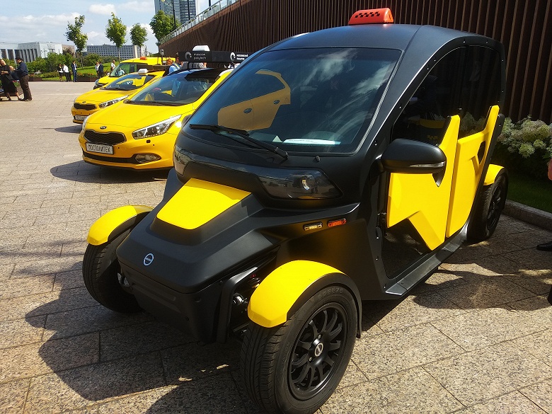 «Калашников» представил электромобиль для сервисов такси