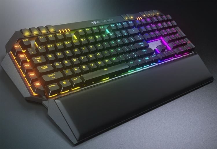 Cougar 700K EVO: механическая клавиатура премиум-класса с RGB-подсветкой