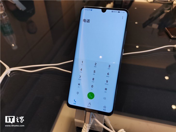 Фотогалерея дня: интерфейс EMUI 10 в смартфоне Huawei P30 Pro