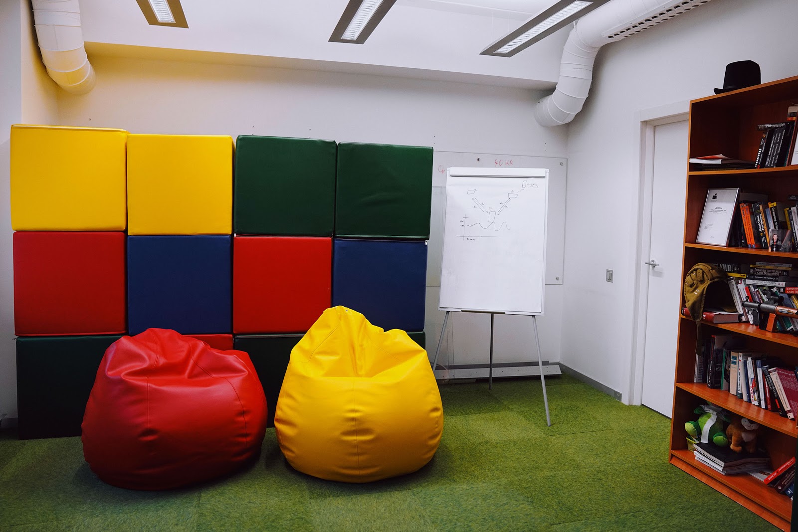 Комфортный офис — помогает работать или мешает и отвлекает? Ответят Sidenis, Alternativa Games и FunBox - 11 Комфортный офис — помогает работать или мешает и отвлекает? Ответят Sidenis, Alternativa Games и FunBox - 11