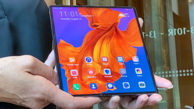 Складной смартфон Huawei Mate X вновь отложен, на этот раз до ноября