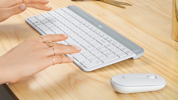 Logitech MK470 Slim Wireless Combo: беспроводные клавиатура и мышь