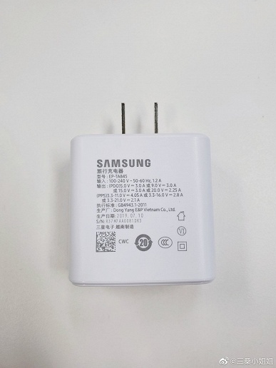 Фотогалерея дня: сверхбыстрая зарядка для Samsung Galaxy Note10+ впервые показалась на публике