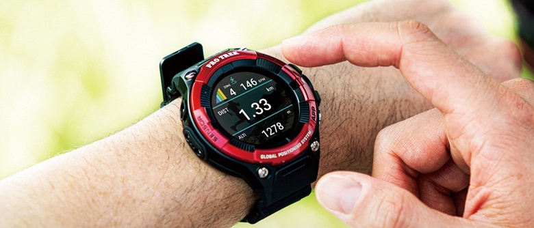 Casio Pro Trek WSD-F21HR — дорогие защищённые умные часы с двойным экраном