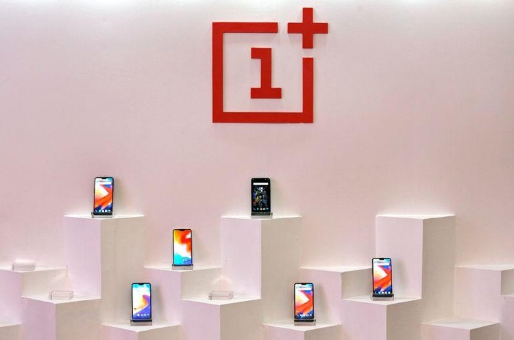 Смартфонам OnePlus 7T/7T Pro приписывают мультикамеру в виде кольцеобразного блока