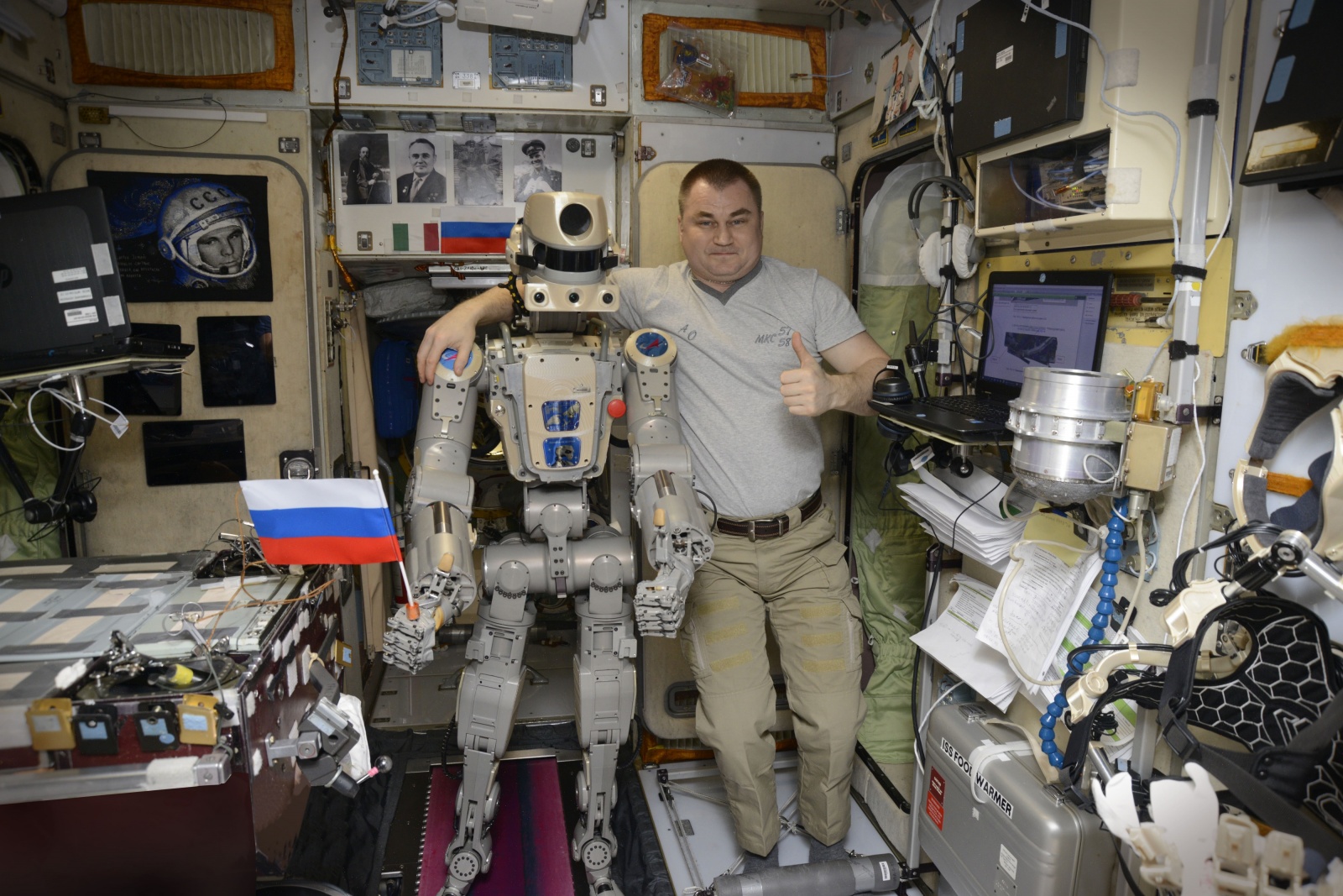 Робот FEDOR — много фото и даже видео с МКС, подготовка космонавта-оператора и первые испытания робота - 28