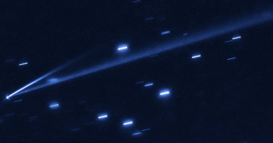 Редкий астероид с двойным хвостом замечен изменяющим цвет