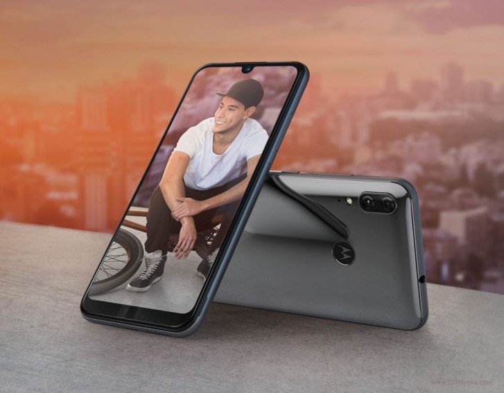 Motorola Moto E6 Plus — когда за смартфон с SoC MediaTek Helio P22 просят 140 евро