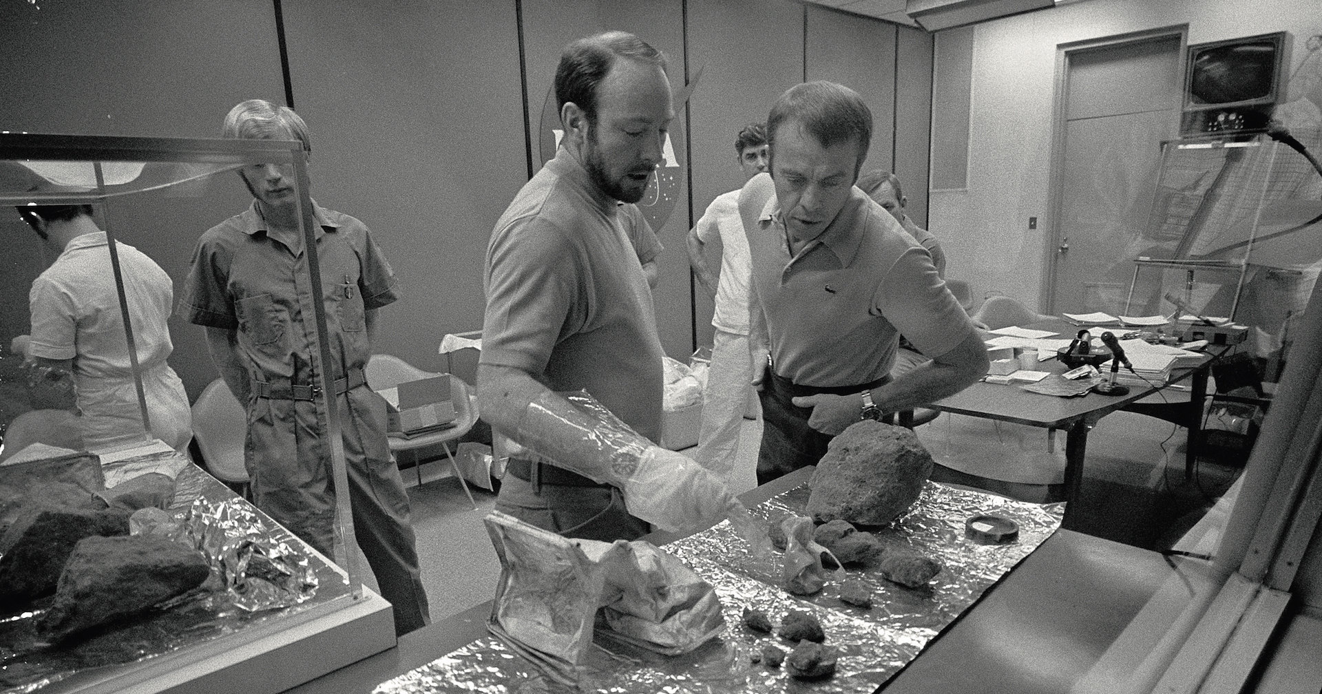 Камень, который совершил путешествие с Земли на Луну и обратно Камень, который совершил путешествие с Земли на Луну и обратно