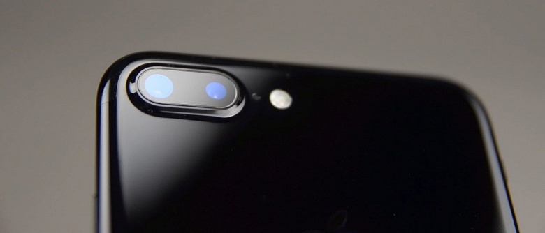 В разделе распродаж. Apple всё ещё предлагает смартфоны iPhone 7 и iPhone 7 Plus