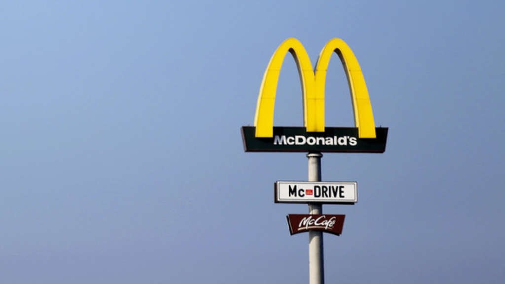 McDonald’s планирует принимать заказы в «МакАвто» с помощью искусственного интеллекта - 1