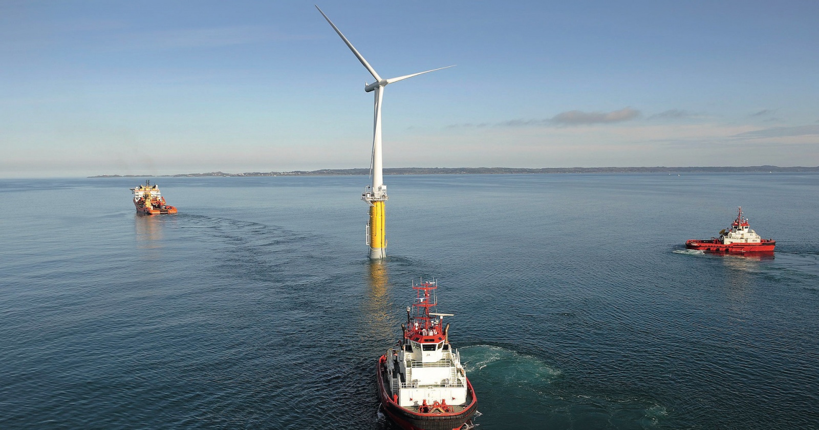 Энергия двух стихий: зачем в море строят ветряки