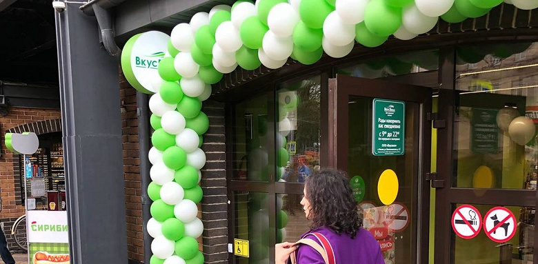 Поддерживаются карты Mastercard и Visa других банков. &laquo;Сбербанк&raquo; разрешил снимать наличные в кассах магазинов