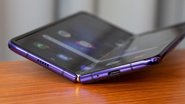 За «серый» Samsung Galaxy Fold просят... почти 5000 долларов - 1 За «серый» Samsung Galaxy Fold просят... почти 5000 долларов