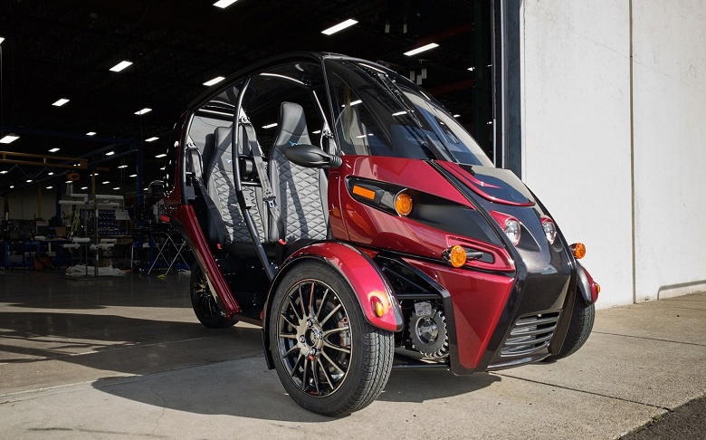 Начались поставки трехколесных электромобилей Arcimoto FUV