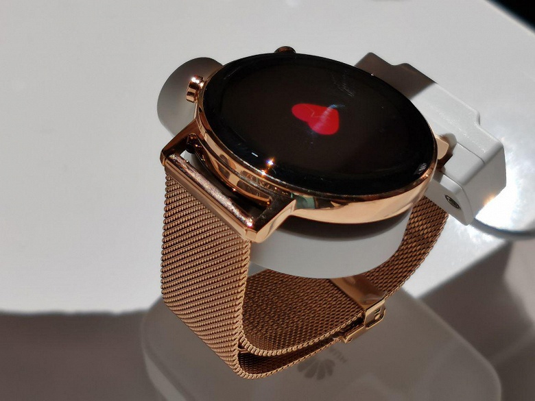Фотогалерея дня: эксклюзивные фото Huawei Mate 30, Mate 30 Pro и Huawei Watch GT 2 - 10 Фотогалерея дня: эксклюзивные фото Huawei Mate 30, Mate 30 Pro и Huawei Watch GT 2