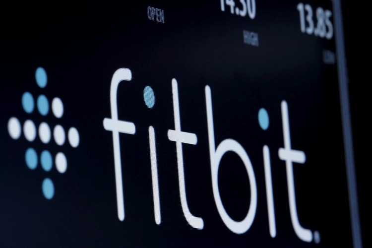 Стоимость Fitbit выросла до более $1,1 млрд на фоне слухов о продаже бизнеса