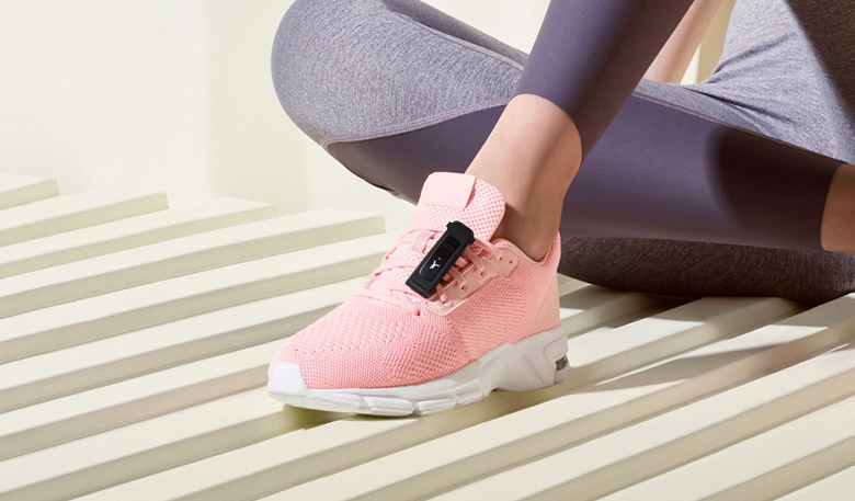 Его можно носить на кроссовках. Huawei представила фитнес-браслет Band 4e в России - 2 Его можно носить на кроссовках. Huawei представила фитнес-браслет Band 4e в России