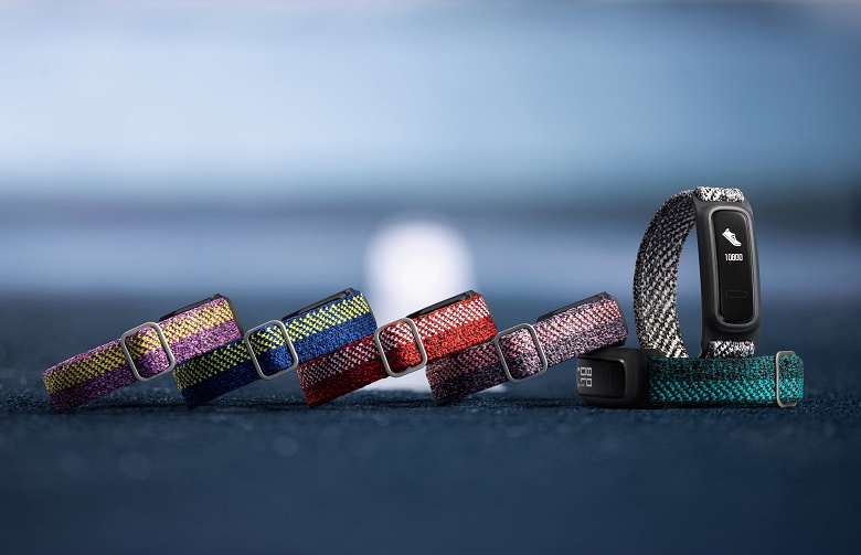 Его можно носить на кроссовках. Huawei представила фитнес-браслет Band 4e в России - 1 Его можно носить на кроссовках. Huawei представила фитнес-браслет Band 4e в России