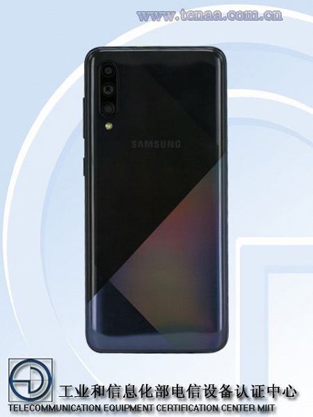 Нестандартное решение. Официальные фото Samsung Galaxy A70s 