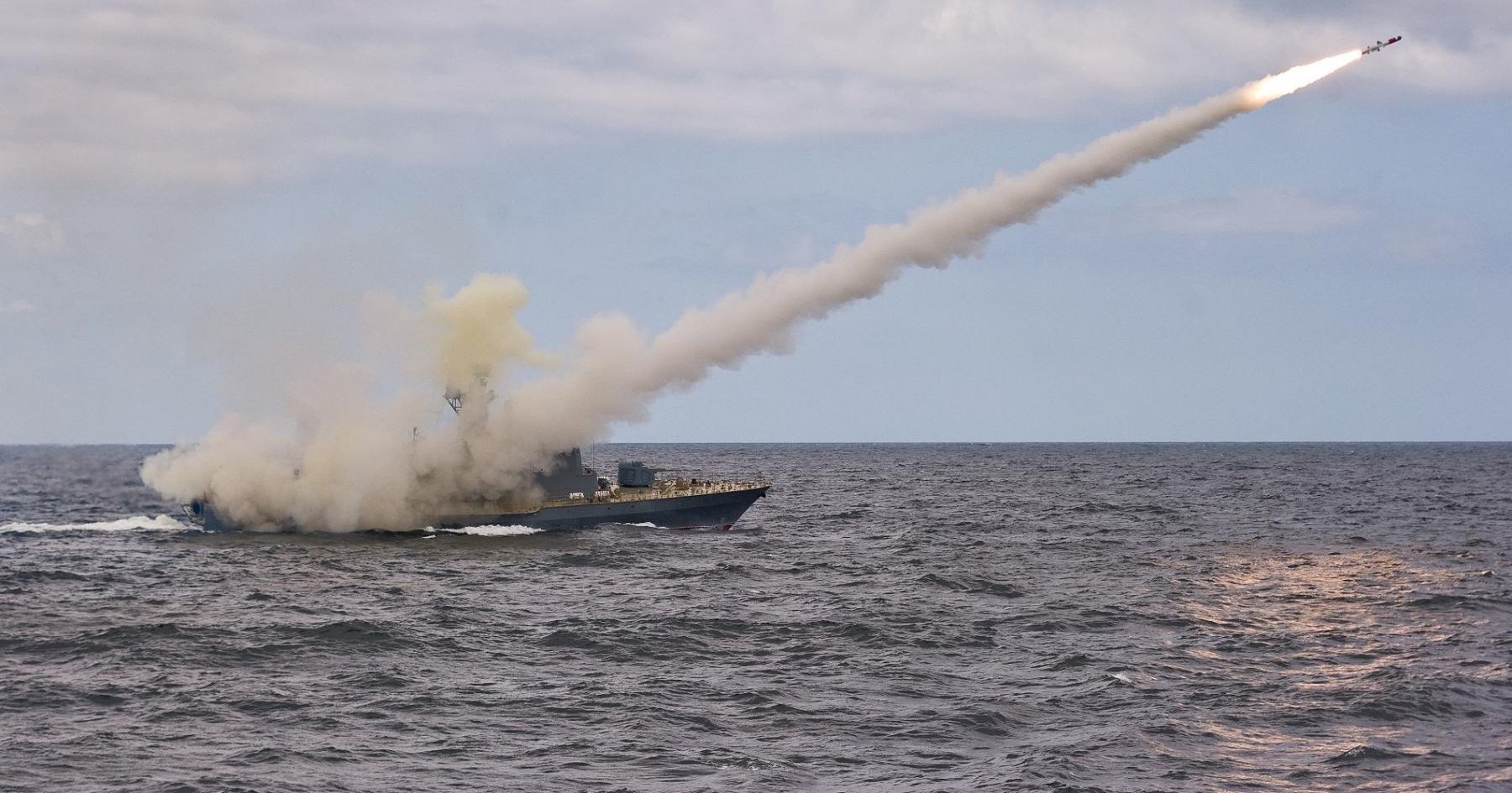 «Смерч» запустил «Уран» в Японском море: видео «Смерч» запустил «Уран» в Японском море: видео