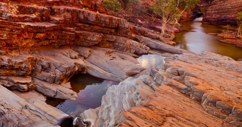 Найдено доказательство древнейших следов жизни на Земле Найдено доказательство древнейших следов жизни на Земле