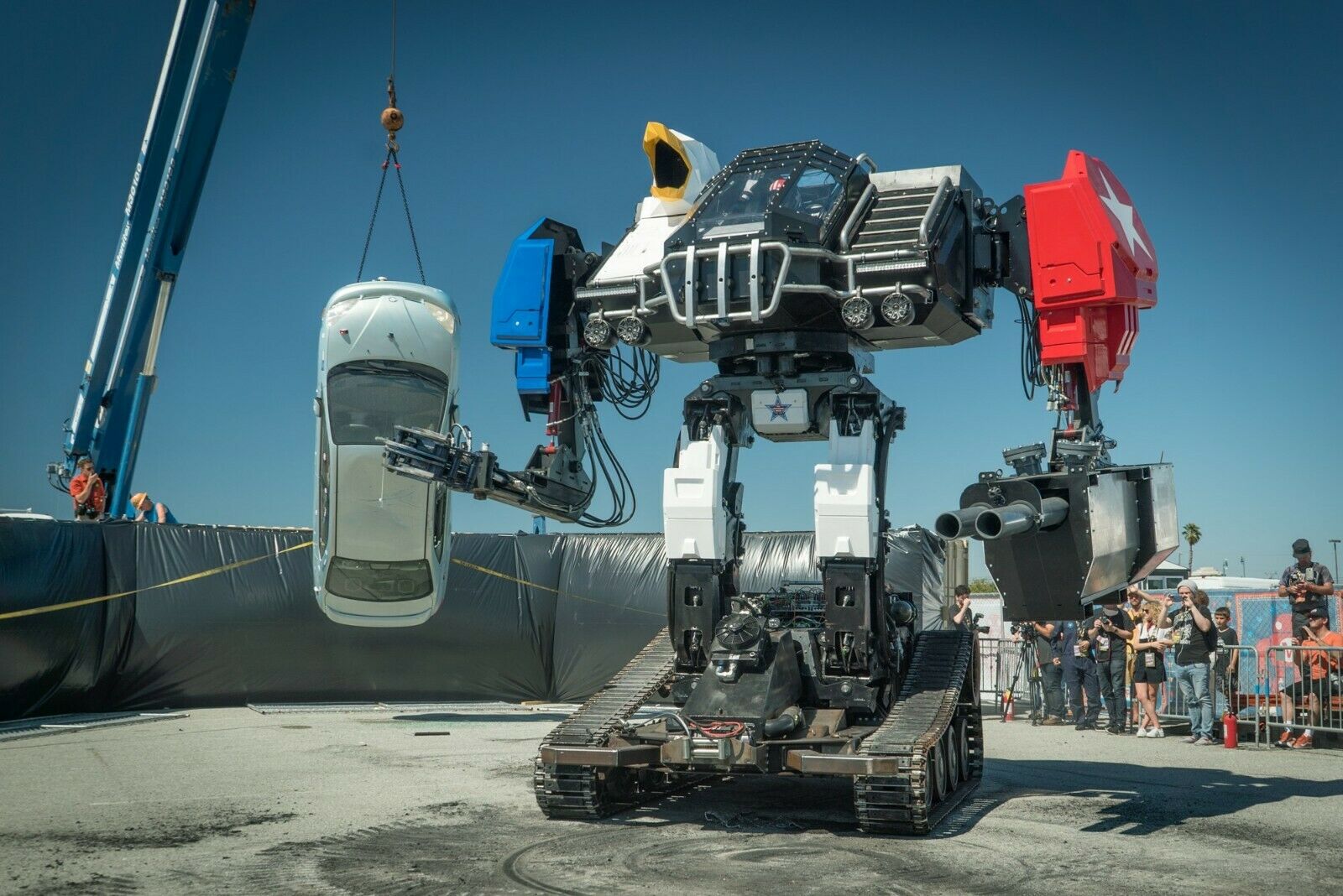 Компания MegaBots объявила о банкротстве и продает на eBay своего 15-тонного рабочего боевого робота Eagle Prime - 3