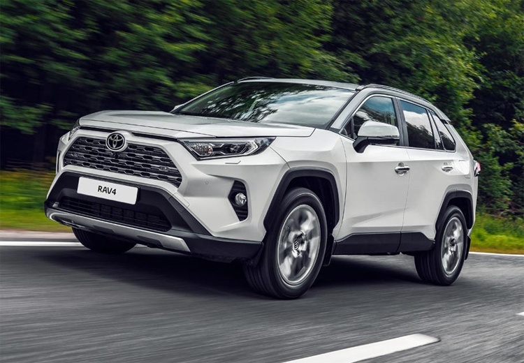 Новый кроссовер Toyota RAV4: улучшенный внедорожный потенциал и цена от 1 756 000 рублей