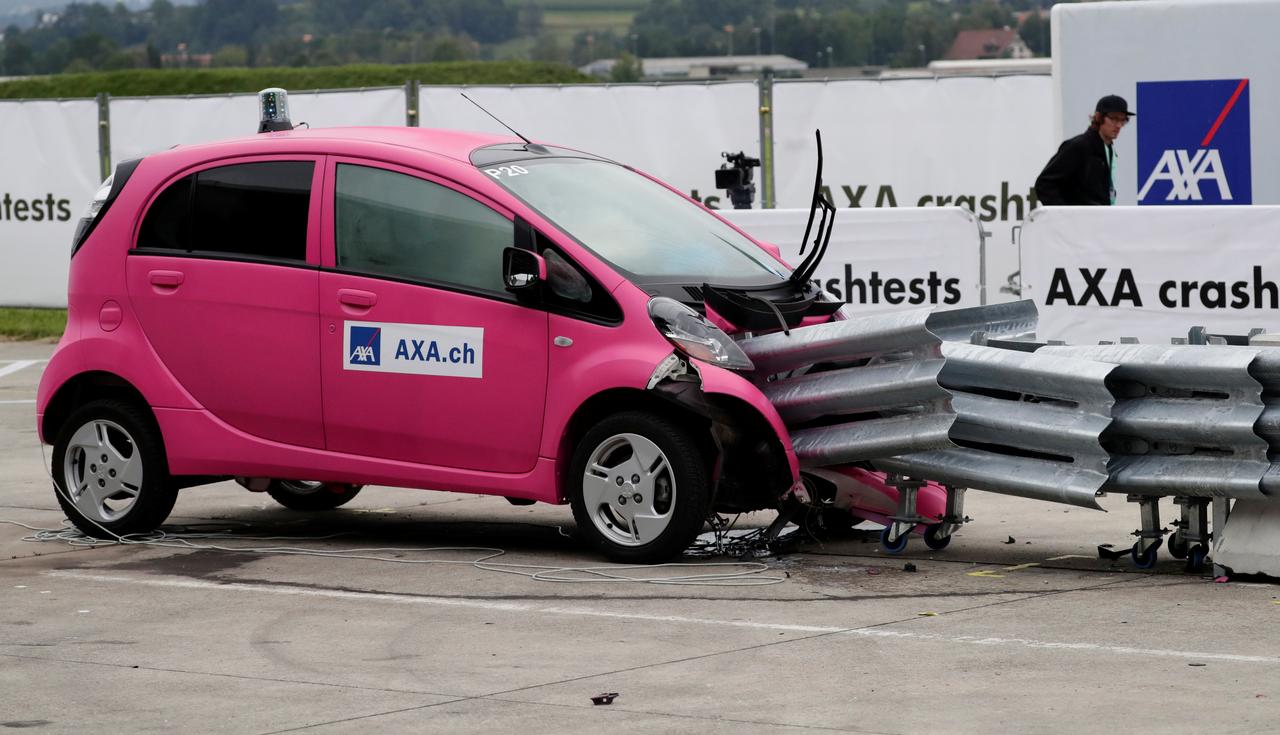 Bosch создала устройство, которое взрывает кабель батареи электромобиля при аварии - 1 Bosch создала устройство, которое взрывает кабель батареи электромобиля при аварии - 1