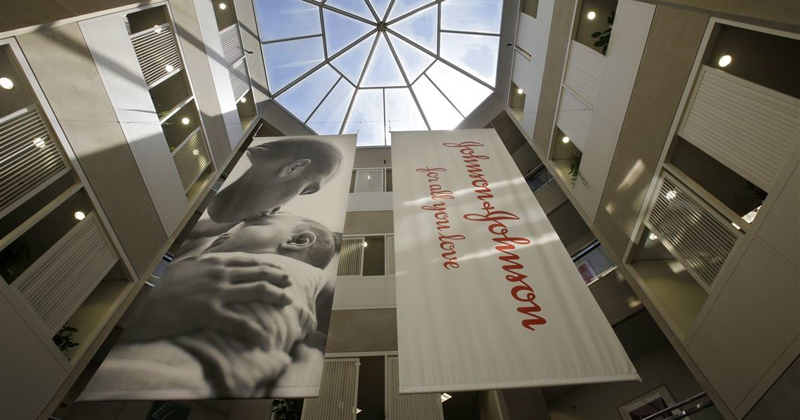 Случайное увеличение груди обошлось фармкомпании в $8 миллиардов Случайное увеличение груди обошлось фармкомпании в $8 миллиардов