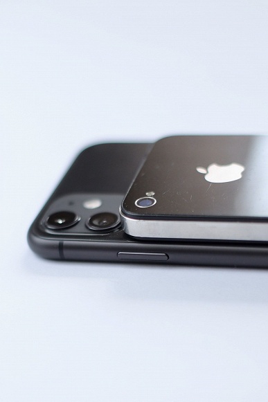 Дизайн с разницей в девять лет. iPhone 11 сравнили с iPhone 4, на который будет похож iPhone 12 - 5 Дизайн с разницей в девять лет. iPhone 11 сравнили с iPhone 4, на который будет похож iPhone 12
