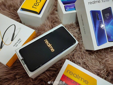 &laquo;Убийца Xiaomi&raquo; позирует на множестве &laquo;живых&raquo; фото 