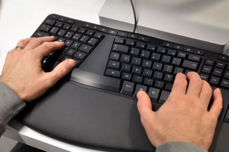 Microsoft выпускает клавиатуры с новыми клавишами — Office и Emoji - 4