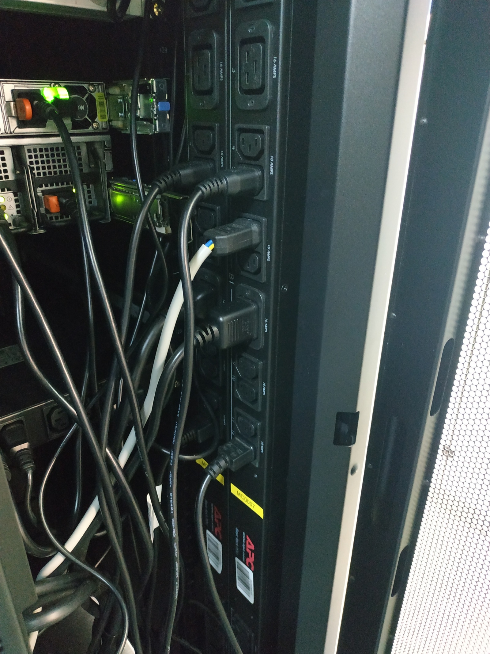 PDU и все-все-все: распределение питания в стойке - 4 PDU и все-все-все: распределение питания в стойке - 4