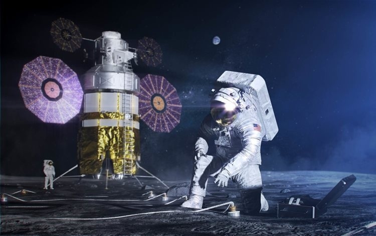 Агентство NASA представило скафандры для полётов на Луну и Марс