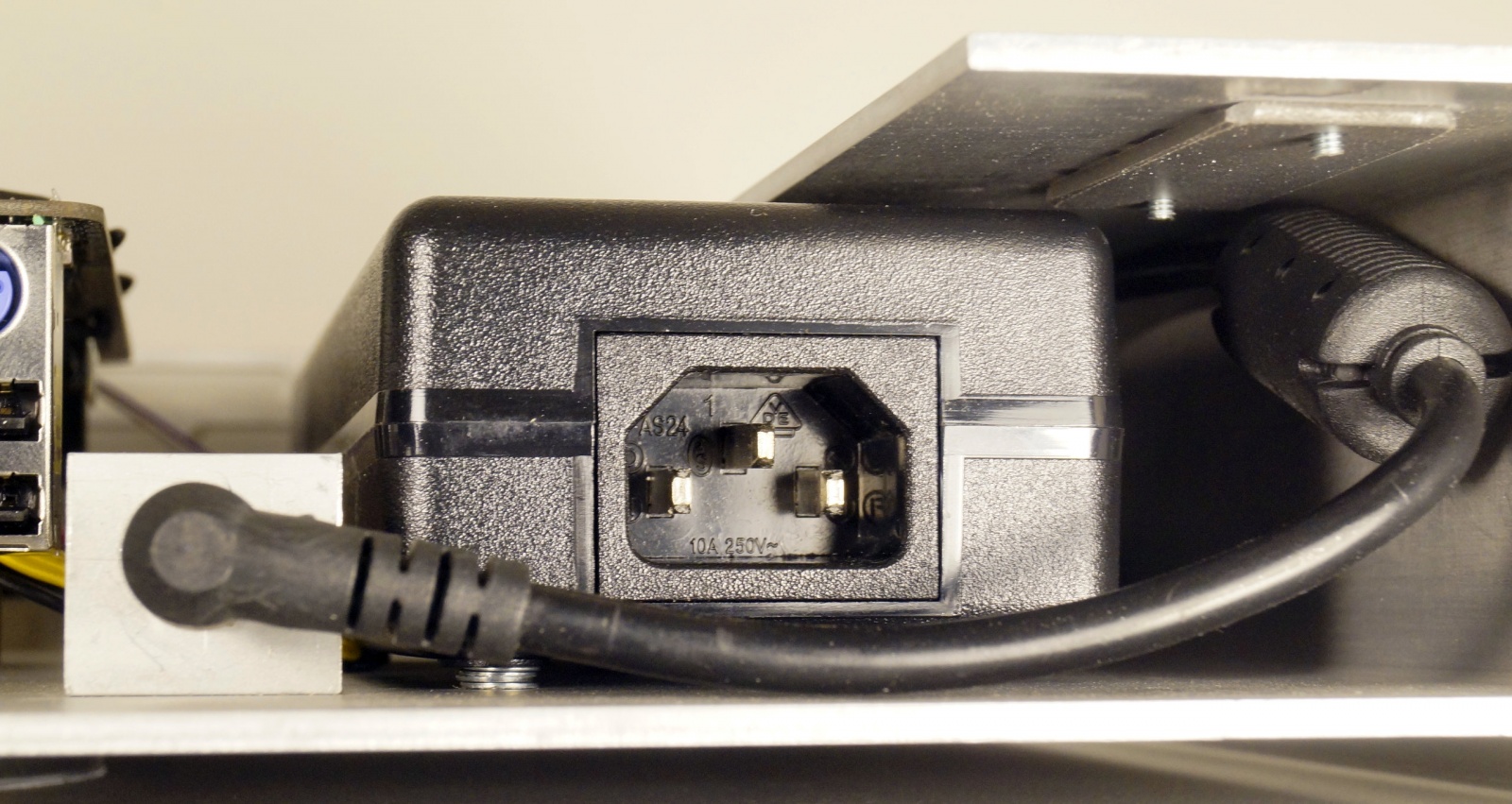 Настольный. Металлический. Бесшумный. Твой? - 12 Настольный. Металлический. Бесшумный. Твой? - 12