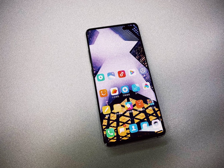 Смартфон Samsung Glaxy S10+ выдавали за Redmi K30 - 1 Смартфон Samsung Glaxy S10+ выдавали за Redmi K30