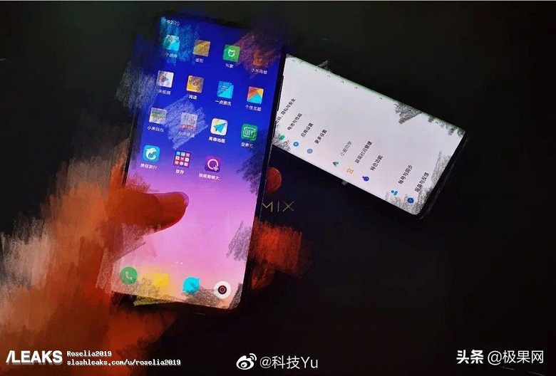 Настоящие смартфоны Xiaomi Mi Mix 4 и Mi Note 10 в рабочем состоянии позируют на совместном фото - 1 Настоящие смартфоны Xiaomi Mi Mix 4 и Mi Note 10 в рабочем состоянии позируют на совместном фото