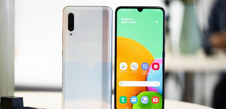 Всё равно этот Samsung никто не купит. В Китае вышел дешёвый флагман компании с 5G