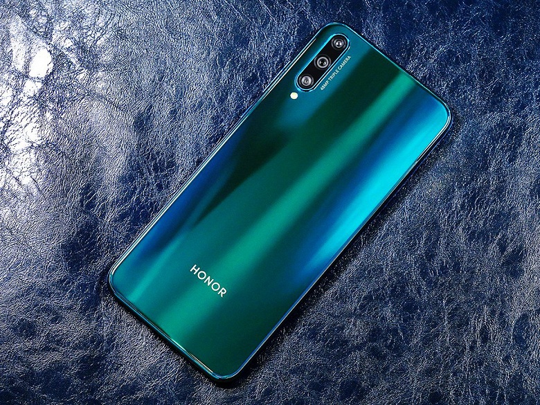 Потенциальный хит Honor заряжается до 50% за 30 минут