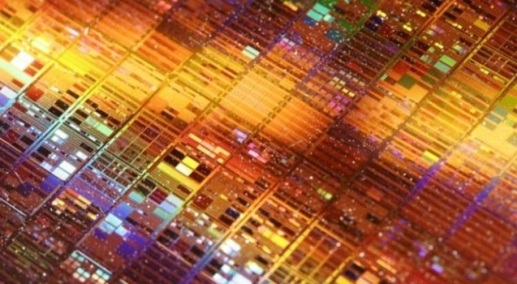 Эксперты считают, что Intel не суждено догнать TSMC в сфере литографии
