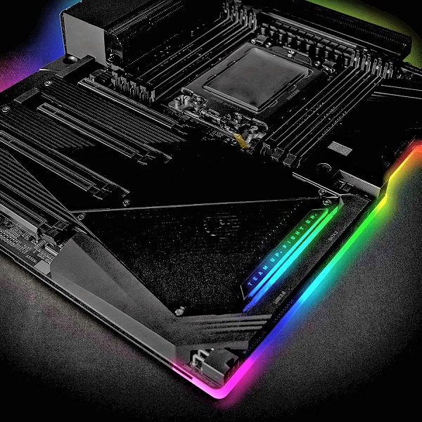 Фото дня: огромная системная плата для новых процессоров AMD Ryzen Threadripper 