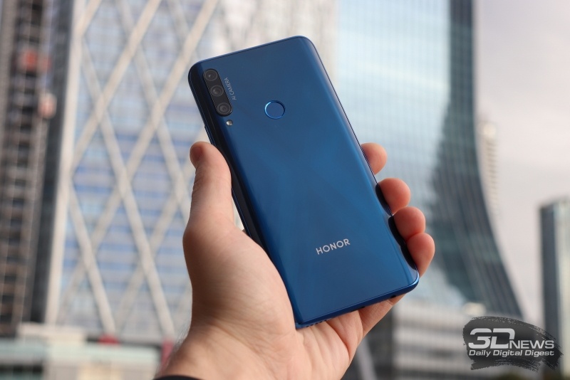 Новая статья: Обзор смартфона Honor 9X: на подножке уходящего поезда