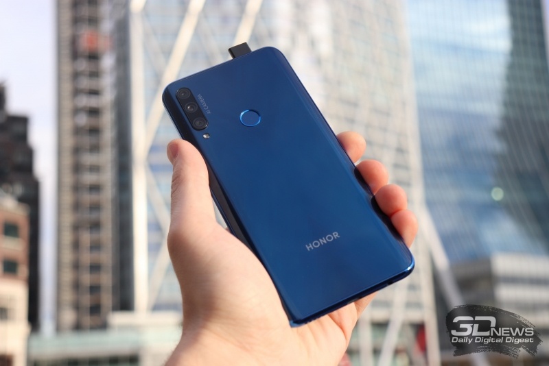 Новая статья: Обзор смартфона Honor 9X: на подножке уходящего поезда