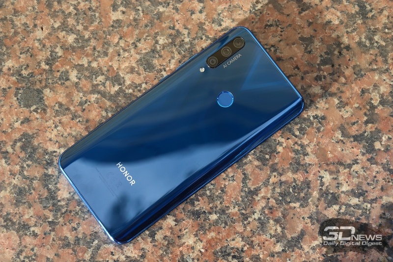 Новая статья: Обзор смартфона Honor 9X: на подножке уходящего поезда